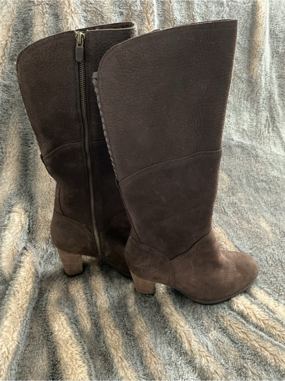 Timberland Dark Brown Suede Mid-Heel Knee Boots, size 6.5, side zip